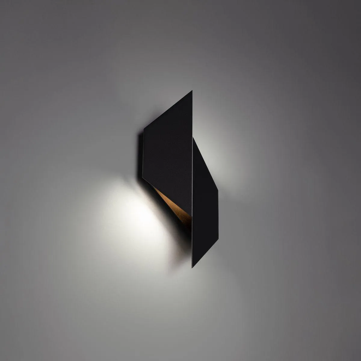 Alternate 18 in. LED Outdoor Wall Sconce 3000K Black Finish